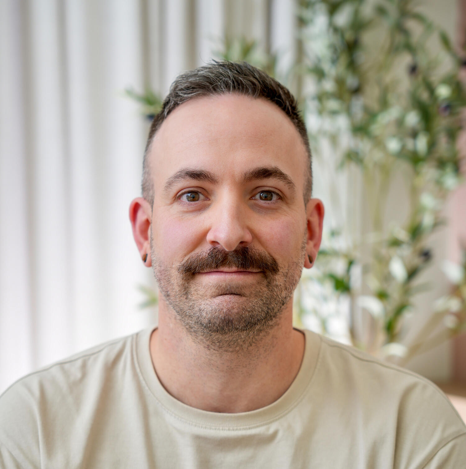 Glenn McGarroch, Registered Massage Therapist in Port Moody Glenn McGarroch, RMT in Port Moody providing professional LGBT massage therapy services.